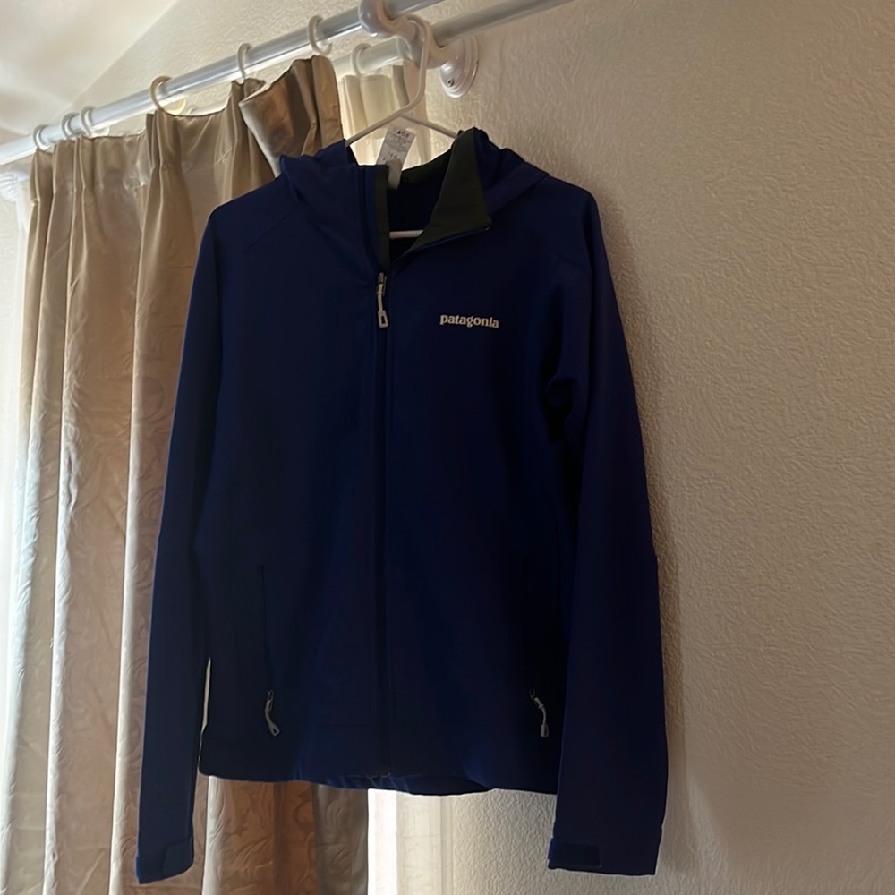 Patagonia rain resistant jacket